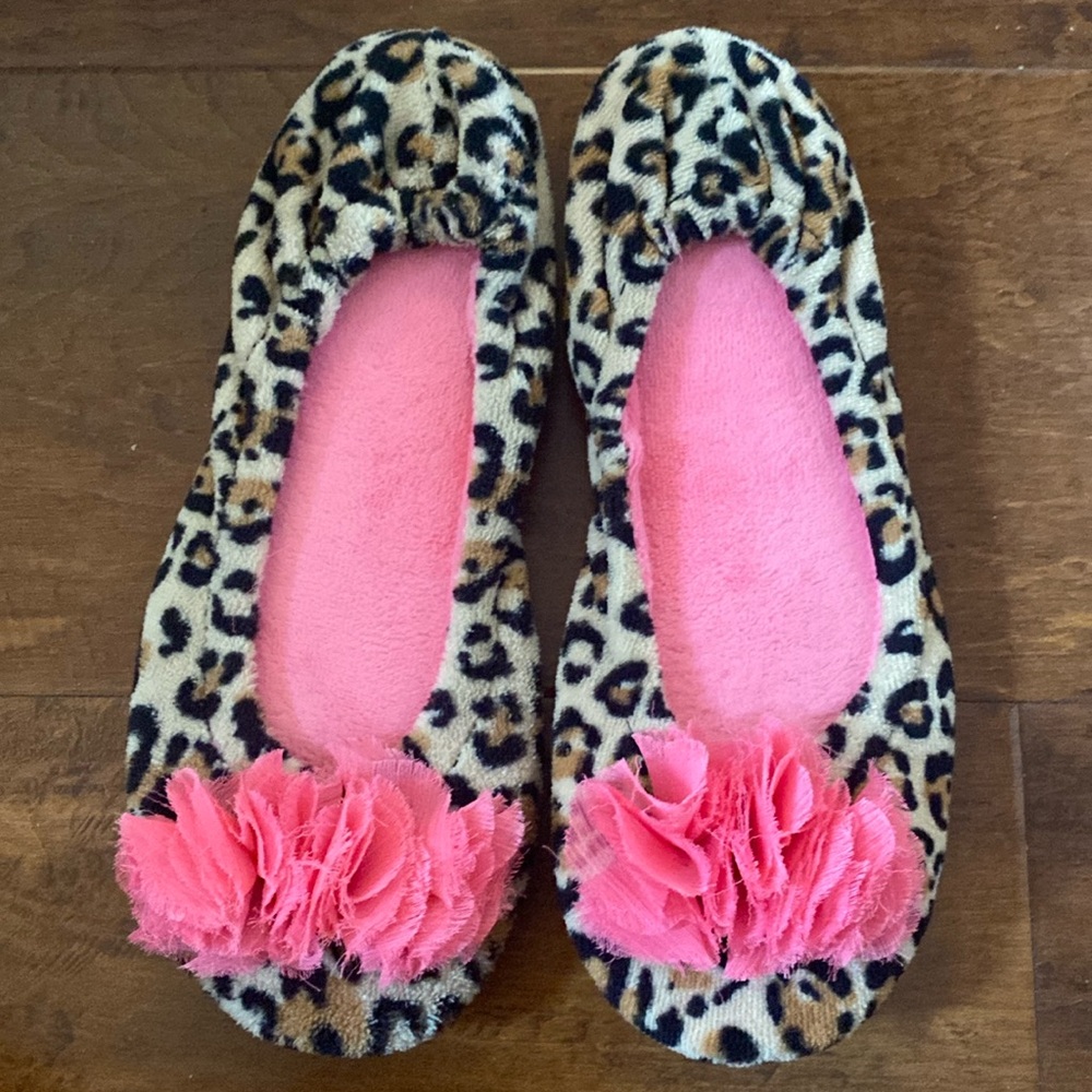 Vintage Dearfoam Leopard Slippers